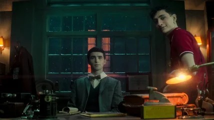 Netflix's Dead Boy Detectives Solve Ghostly Mysteries In First Trailer For The Sandman Spin-Off