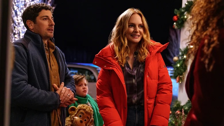 A Quirky New Christmas Movie Has Knocked The Killer Out Of Netflix's Top Spot  